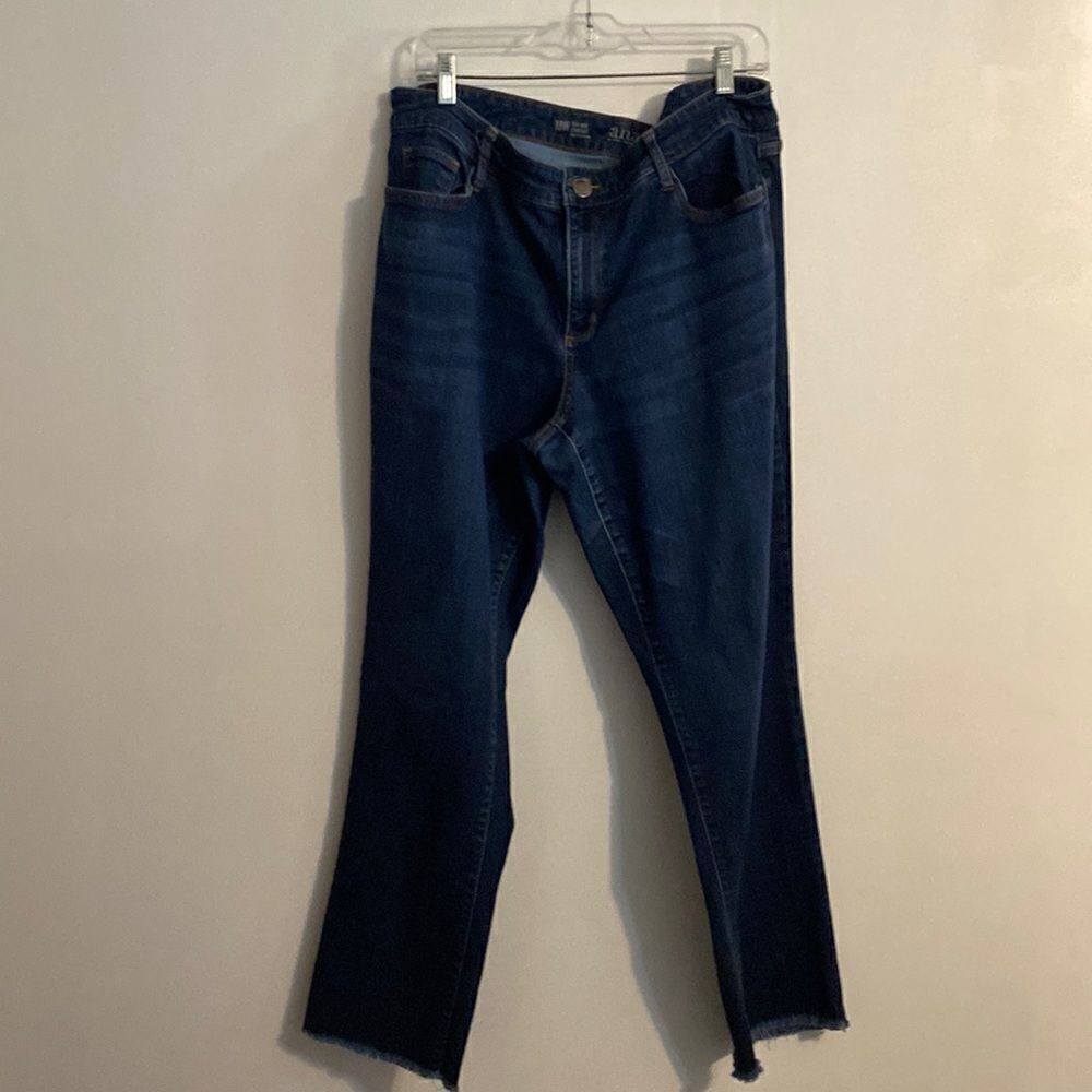 a.n.a. Mid-rise Straight 5 pocket jeans, size 18W